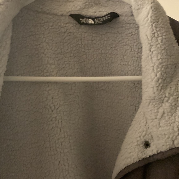 North Face Gray Jacket - Picture 4 of 4